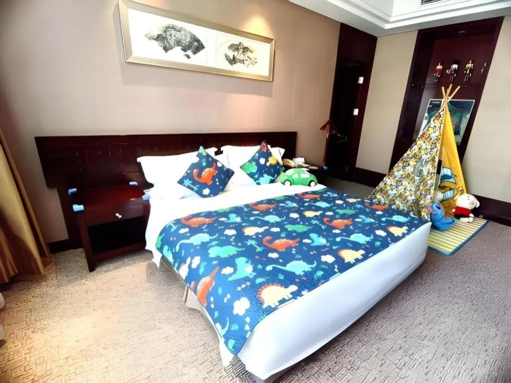 Bed in Xian Grand Soluxe International Hotel