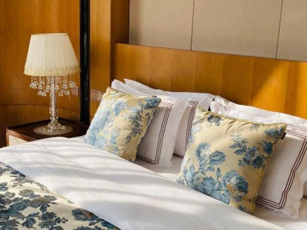 Bed in Shanghai Manhattan Hotel Minhang