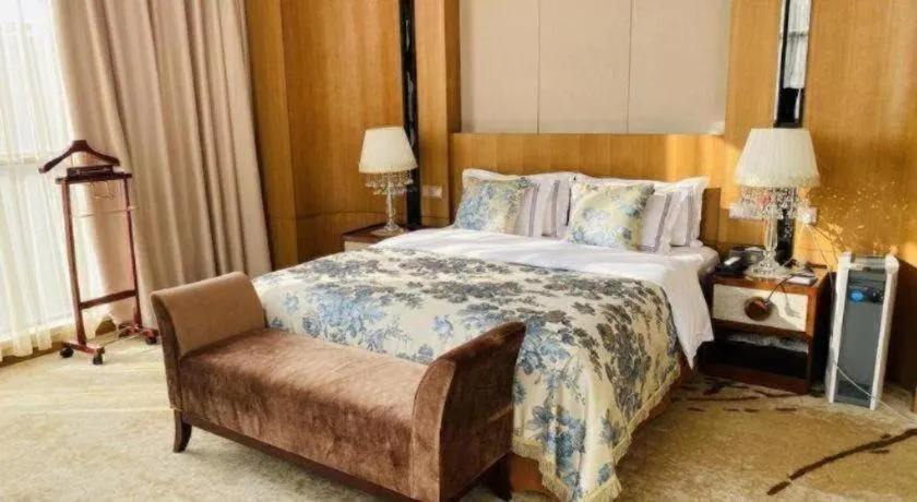 Bed in Shanghai Manhattan Hotel Minhang