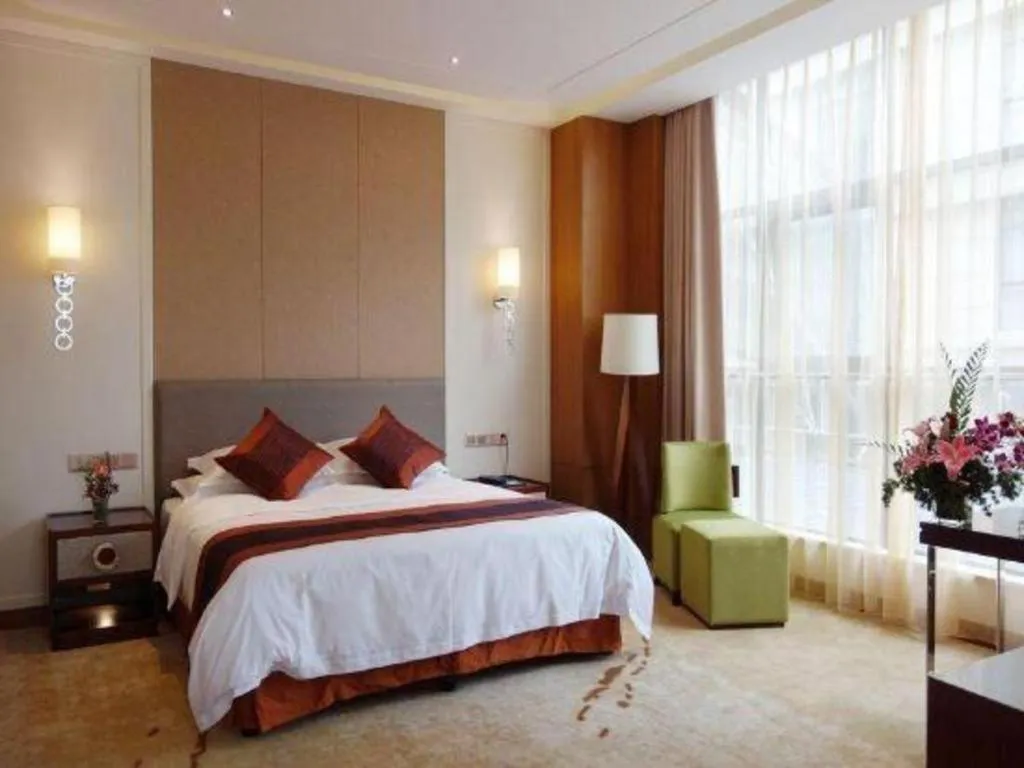 Bed in Shanghai Manhattan Hotel Minhang
