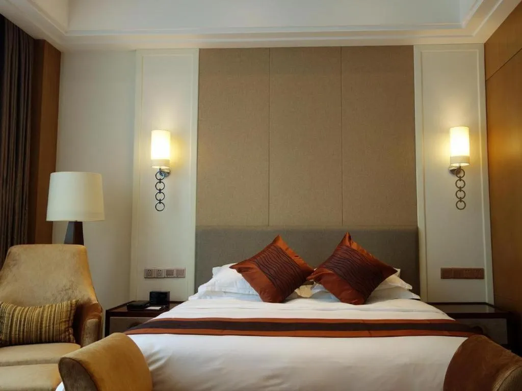 Bed in Shanghai Manhattan Hotel Minhang