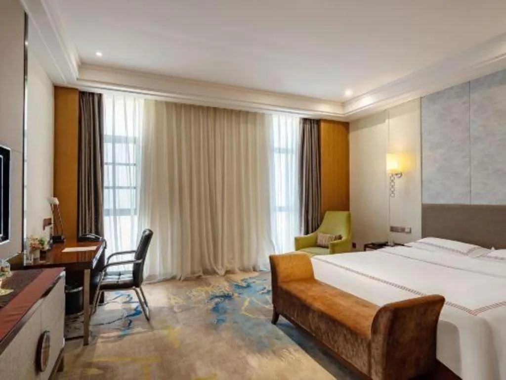Bed in Shanghai Manhattan Hotel Minhang