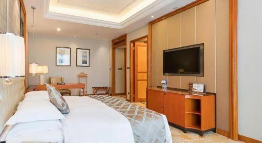 Bed in Empark Grand Hotel Fuzhou