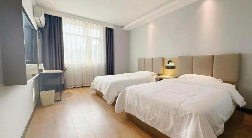 Bed in GreenTree Inn Hefei East Wangjiang Road CTCE Express Hotel
