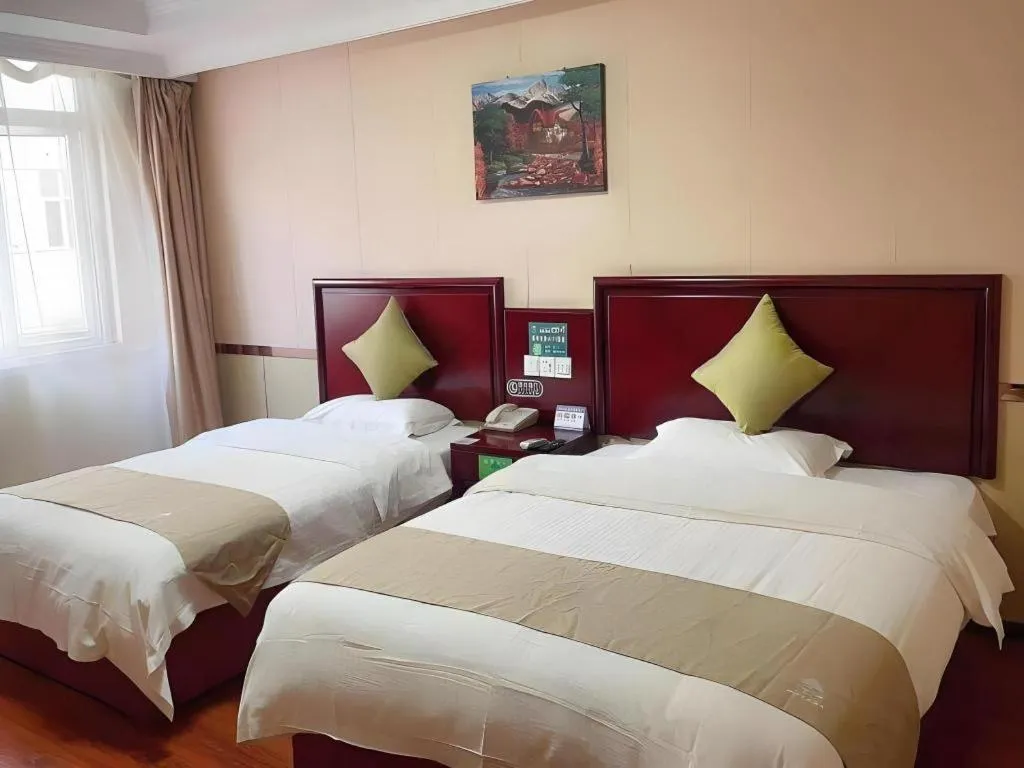 Bed in GreenTree Inn Hefei East Wangjiang Road CTCE Express Hotel