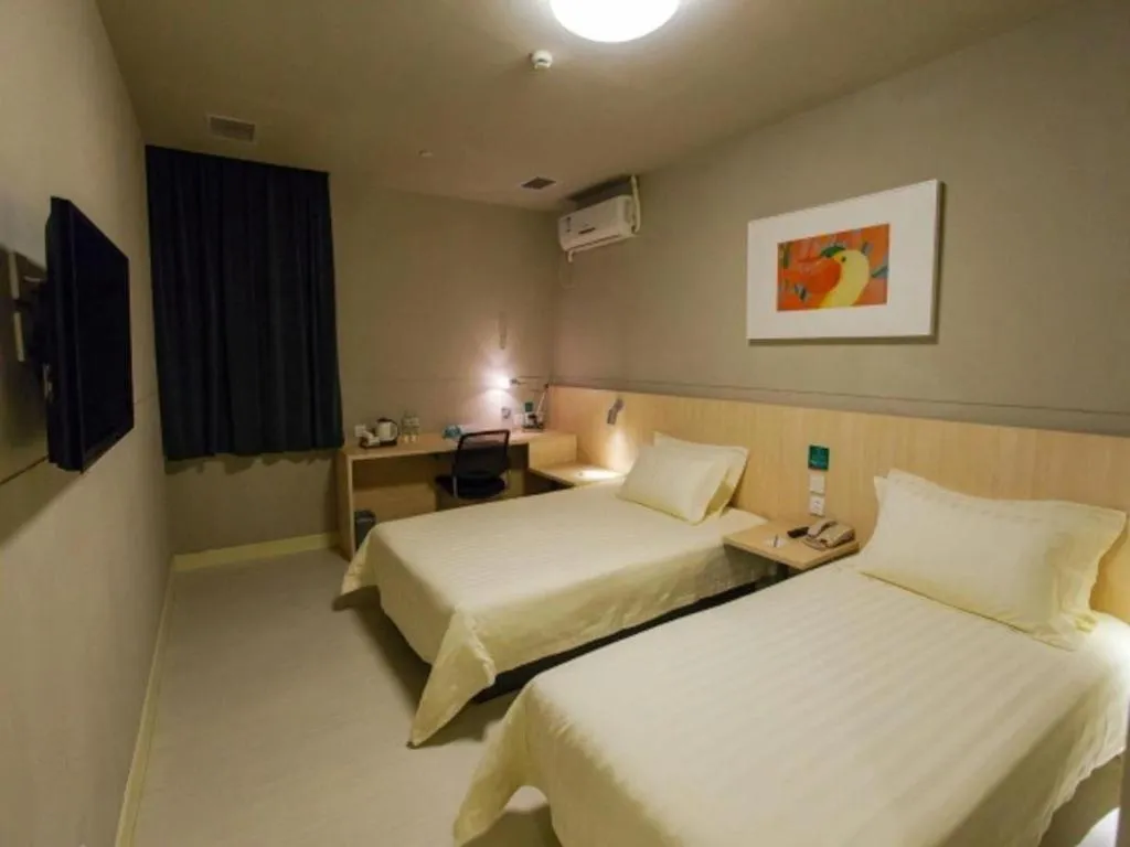 Bed in Jinjiang Inn Wuhan Linjiaohu Wanda Branch