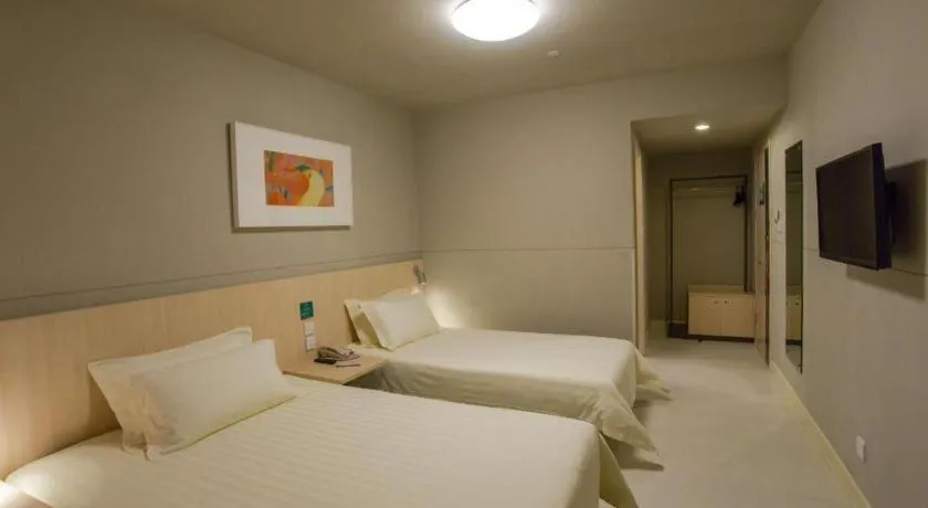 Bed in Jinjiang Inn Wuhan Linjiaohu Wanda Branch