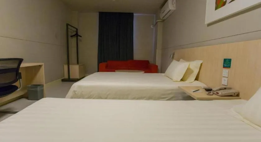 Bed in Jinjiang Inn Wuhan Linjiaohu Wanda Branch