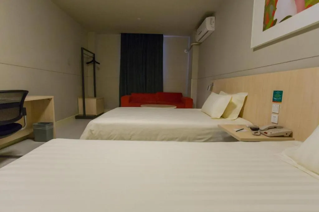 Bed in Jinjiang Inn Wuhan Linjiaohu Wanda Branch