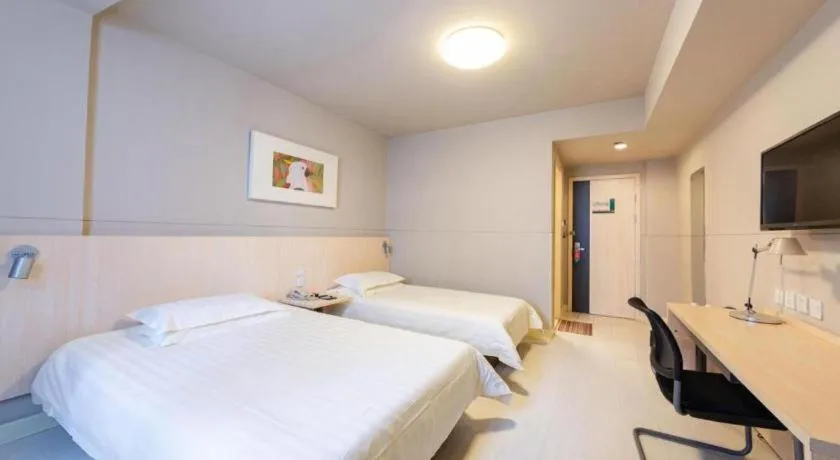 Bed in Jinjiang Inn Wuhan Linjiaohu Wanda Branch
