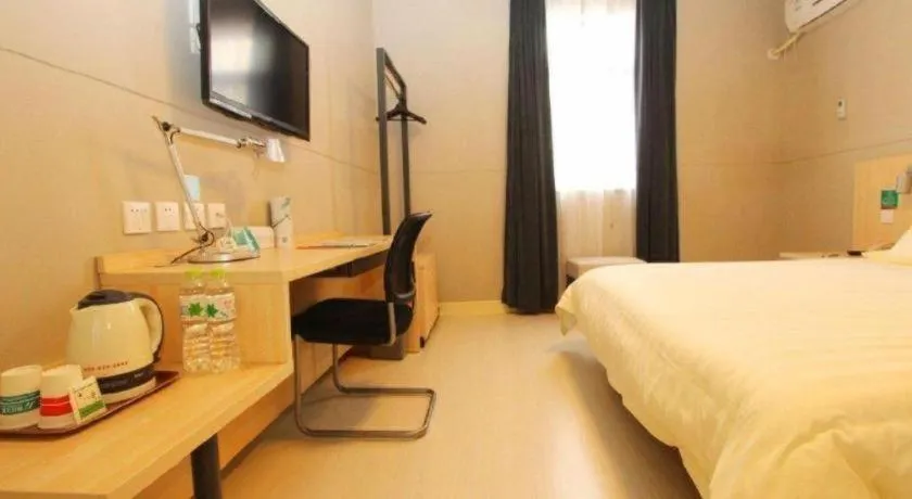 Bed in Jinjiang Inn Wuhan Linjiaohu Wanda Branch