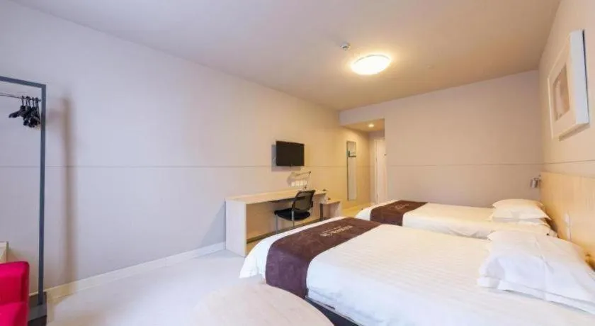 Bed in Jinjiang Inn Wuhan Linjiaohu Wanda Branch