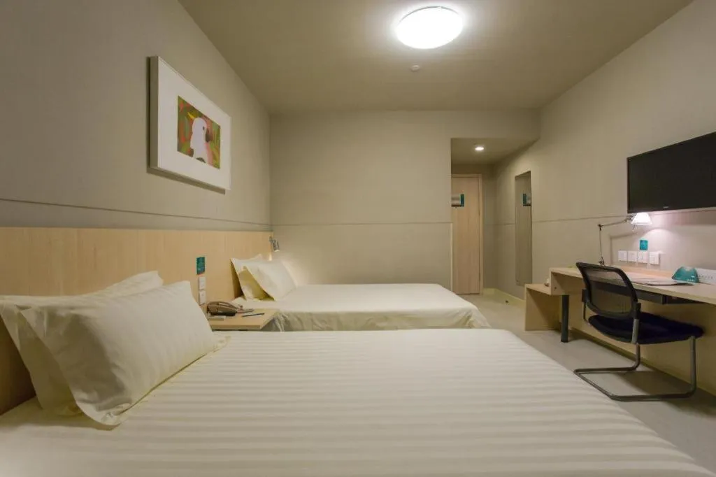 Bed in Jinjiang Inn Wuhan Linjiaohu Wanda Branch