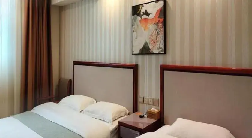 Bed in GreenTree Inn Zhenjiang Center Street No.1 Peoples Hospital Express Hotel Bed in GreenTree Inn Zhenjiang Center Street No.1 Peoples Hospital Express Hotel