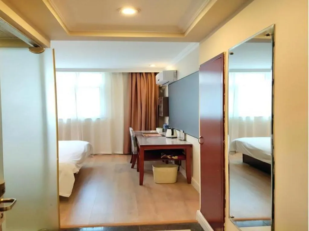 Bed in GreenTree Inn Zhenjiang Center Street No.1 Peoples Hospital Express Hotel
