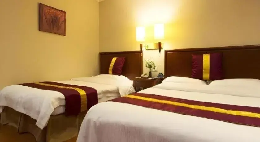 Bed in GreenTree Inn Zhenjiang Center Street No.1 Peoples Hospital Express Hotel Bed in GreenTree Inn Zhenjiang Center Street No.1 Peoples Hospital Express Hotel