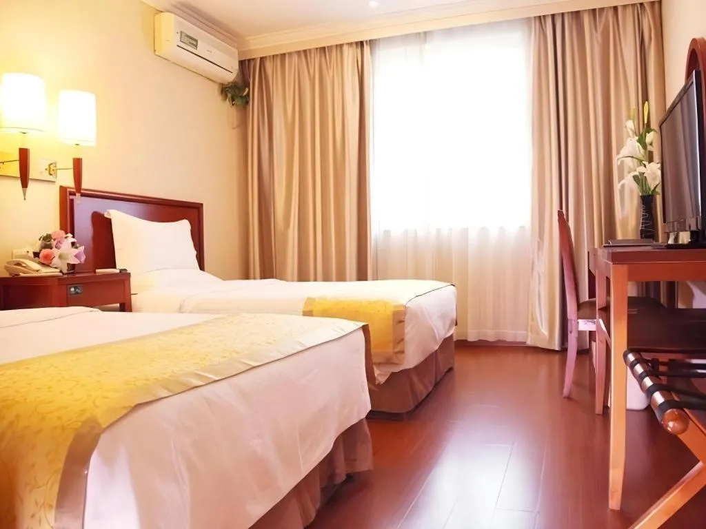 Bed in GreenTree Inn Zhenjiang Center Street No.1 Peoples Hospital Express Hotel