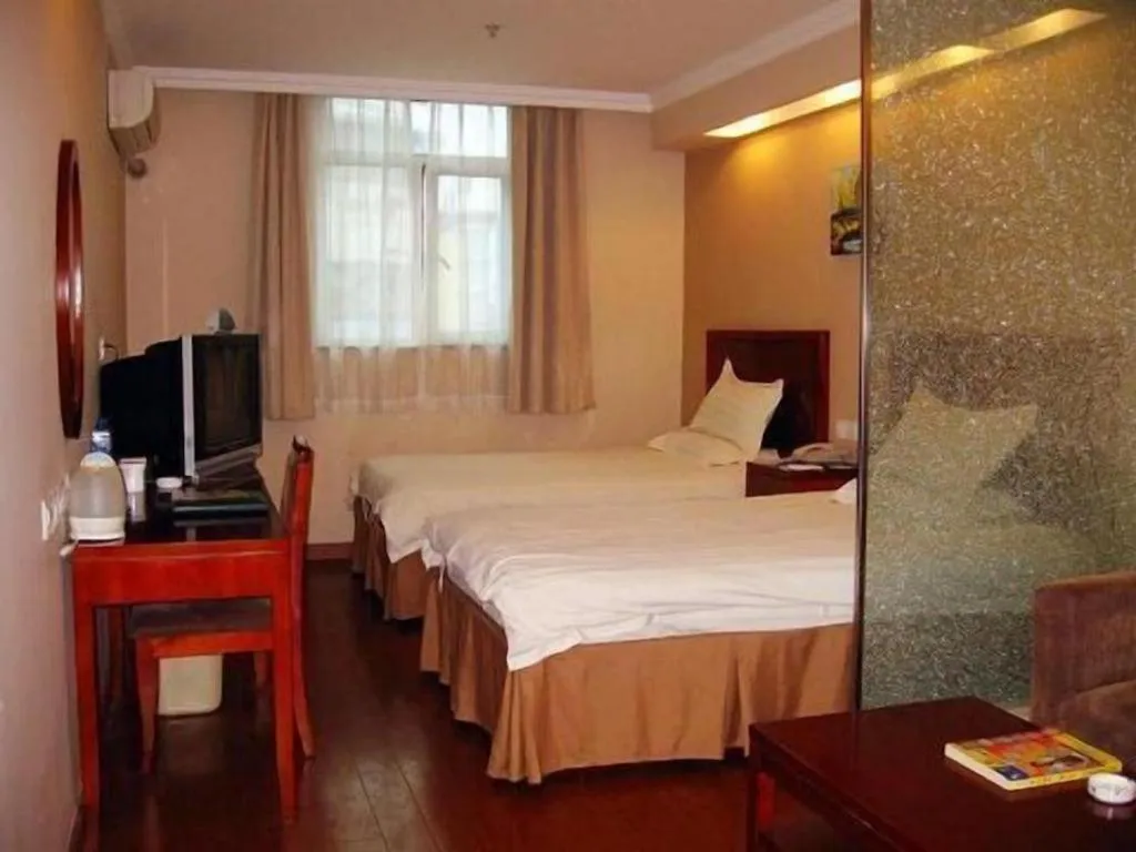 Bed in GreenTree Inn Zhenjiang Center Street No.1 Peoples Hospital Express Hotel