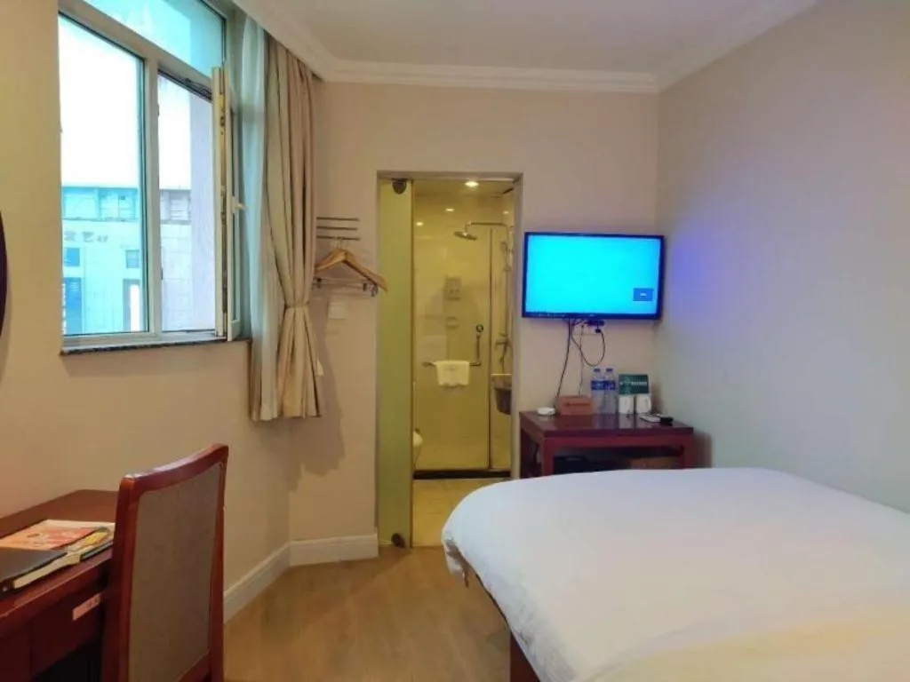 Bed in GreenTree Inn Zhenjiang Center Street No.1 Peoples Hospital Express Hotel