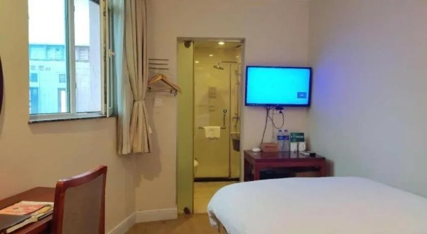 Bed in GreenTree Inn Zhenjiang Center Street No.1 Peoples Hospital Express Hotel
