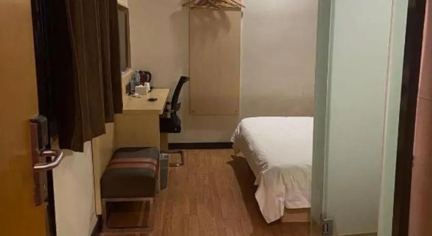 Bed in 7 Days Premium·Huanggang Walking Street