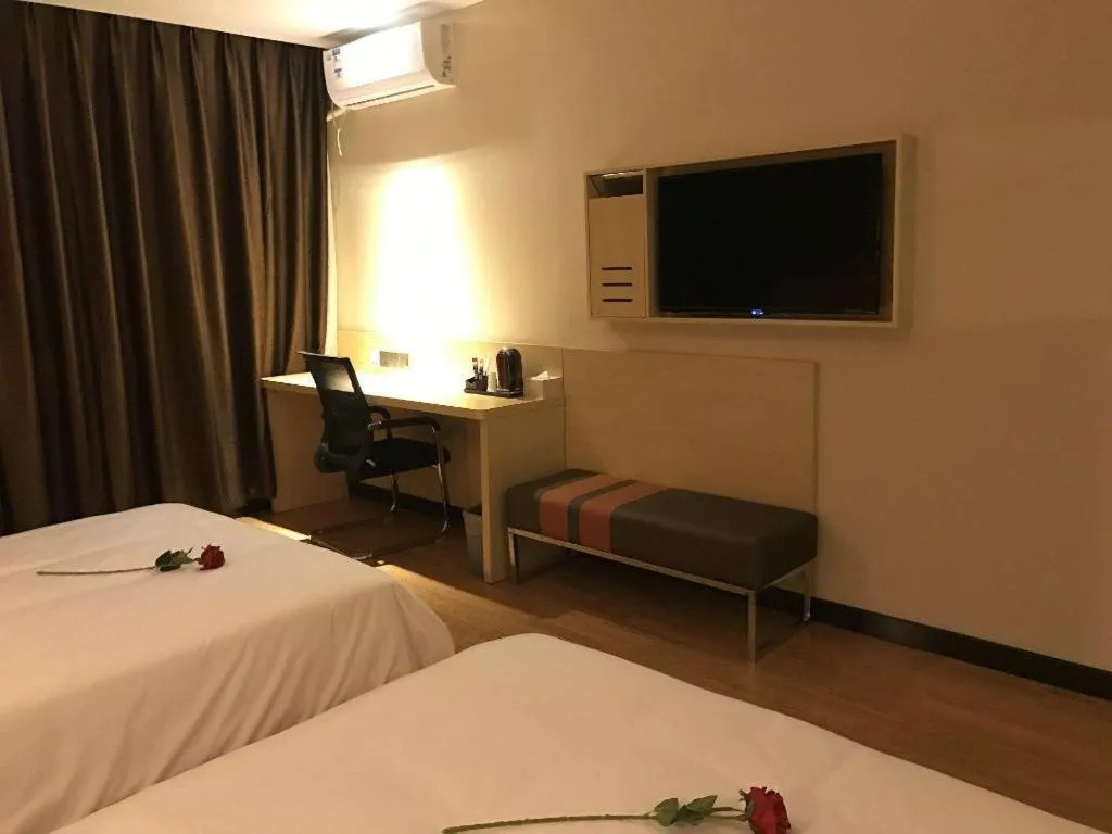 Bed in 7 Days Premium·Huanggang Walking Street