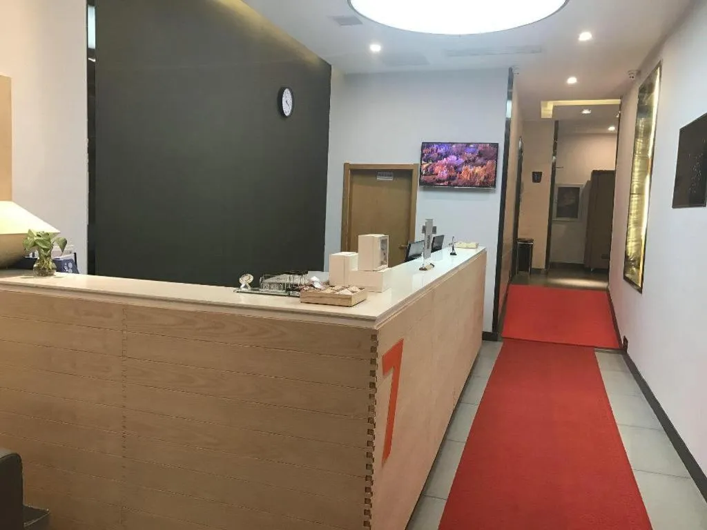 7 Days Premium·Huanggang Walking Street