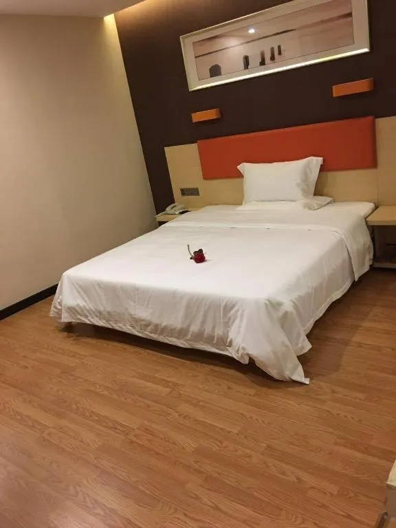 Bed in 7 Days Premium·Huanggang Walking Street