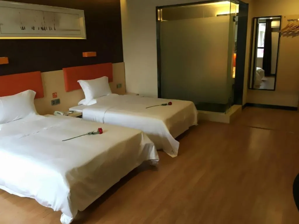 Bed in 7 Days Premium·Huanggang Walking Street