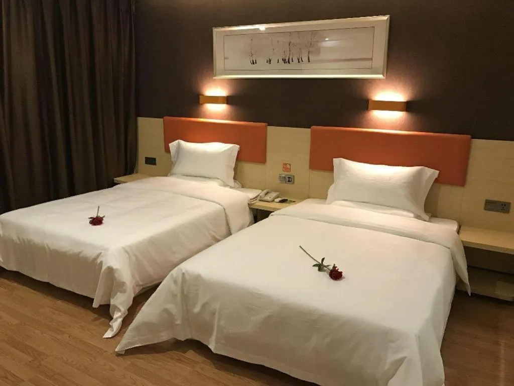 Bed in 7 Days Premium·Huanggang Walking Street