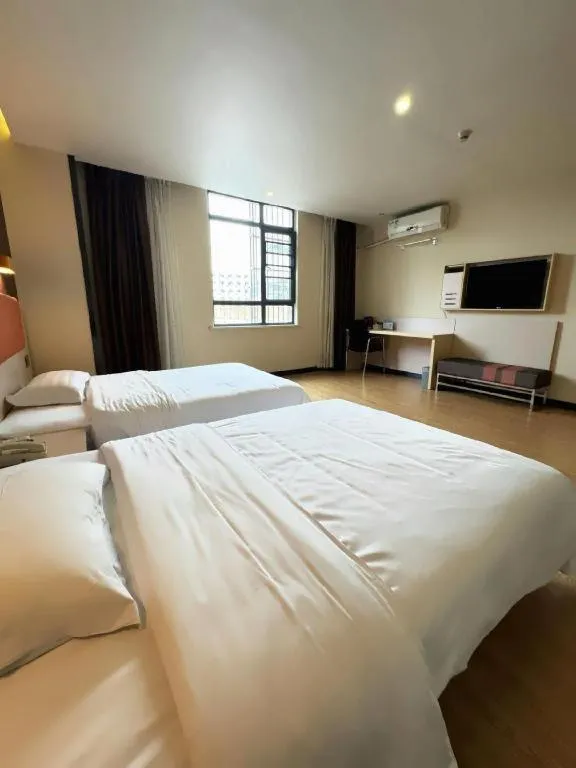 Bed in 7 Days Premium·Huanggang Walking Street