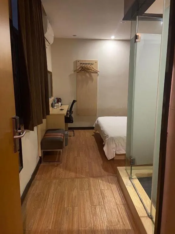 Bed in 7 Days Premium·Huanggang Walking Street