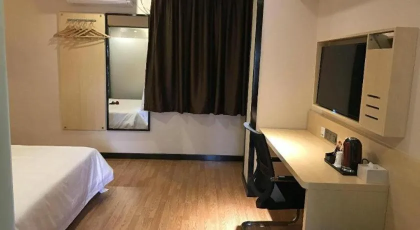 Bed in 7 Days Premium·Huanggang Walking Street