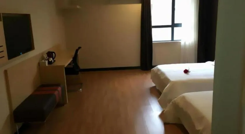 Bed in 7 Days Premium·Huanggang Walking Street