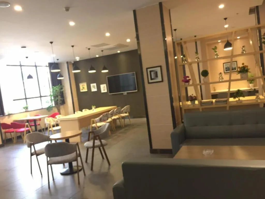 7 Days Premium·Huanggang Walking Street