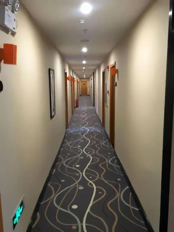 7 Days Premium·Huanggang Walking Street