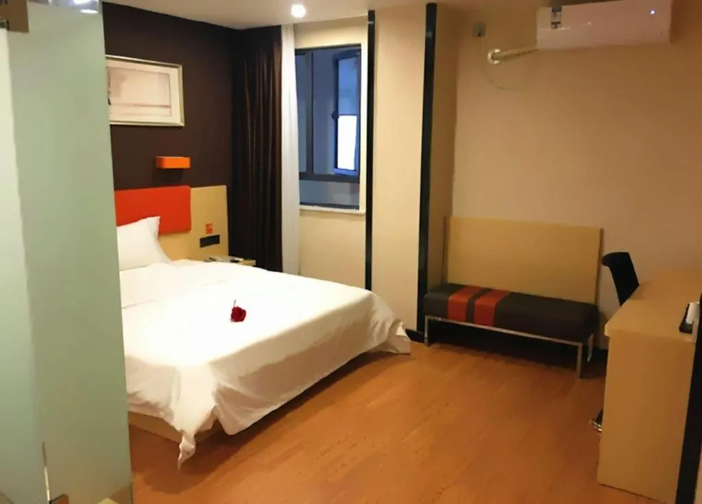 Bed in 7 Days Premium·Huanggang Walking Street