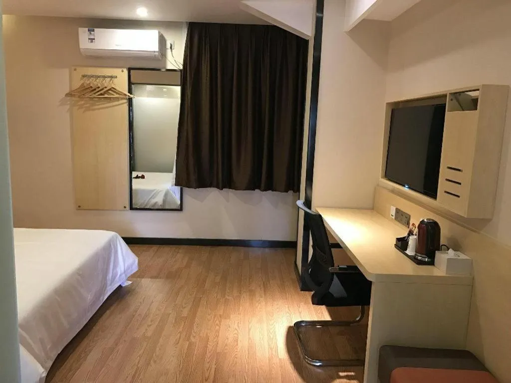 Bed in 7 Days Premium·Huanggang Walking Street