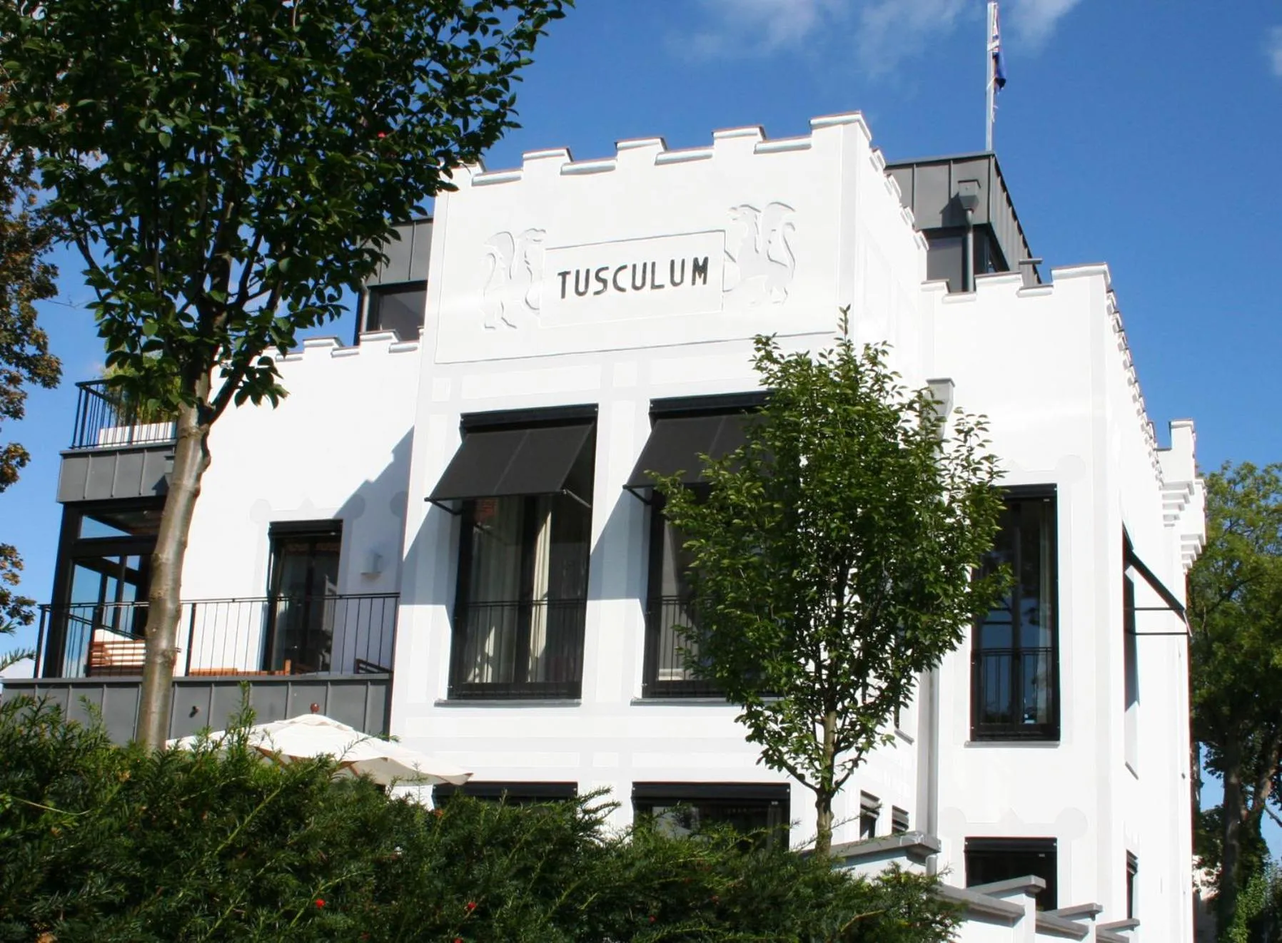 Facade/entrance in Villa Tusculum in Binz
