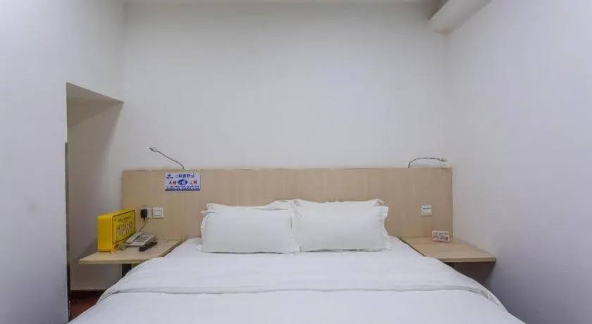 Bed in Guangzhou Hailian Hotel - Haizhu District Binjiang East Road Metro Station