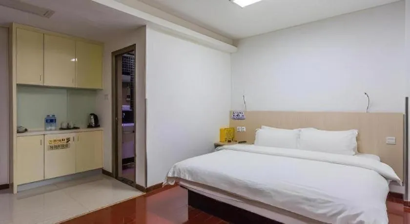 Bed in Guangzhou Hailian Hotel - Haizhu District Binjiang East Road Metro Station