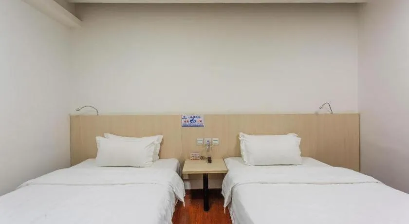 Bed in Guangzhou Hailian Hotel - Haizhu District Binjiang East Road Metro Station
