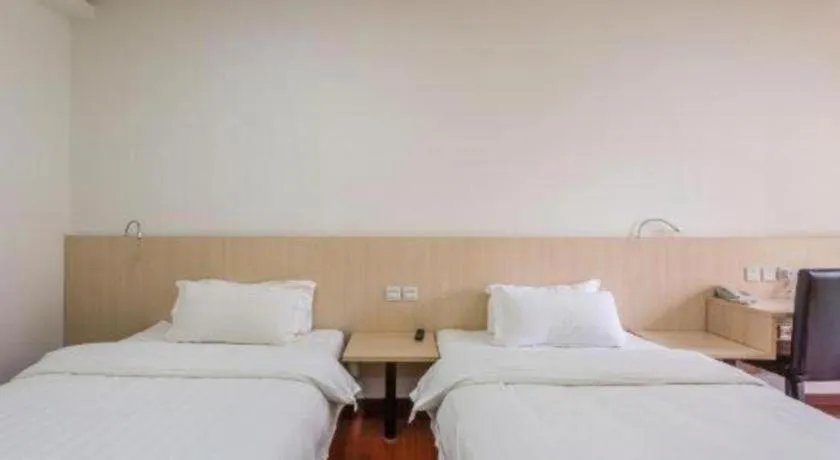 Bed in Guangzhou Hailian Hotel - Haizhu District Binjiang East Road Metro Station