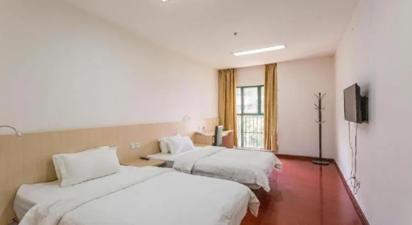 Bed in Guangzhou Hailian Hotel - Haizhu District Binjiang East Road Metro Station