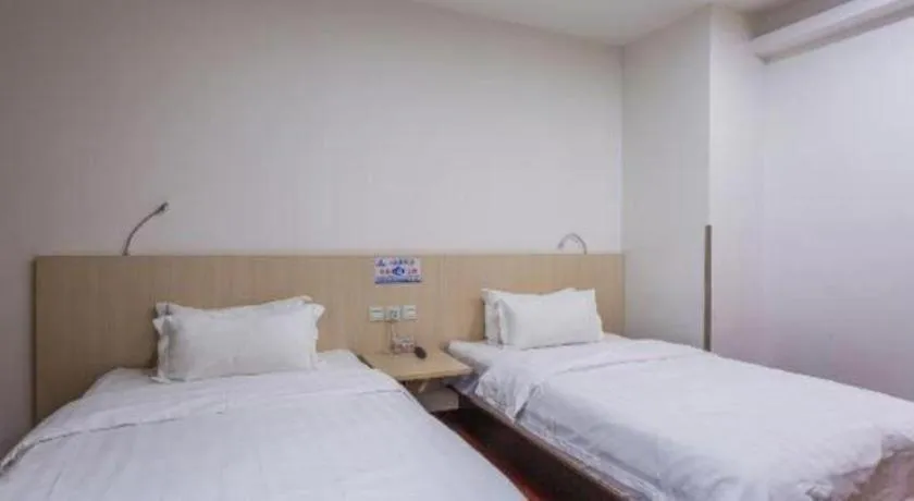 Bed in Guangzhou Hailian Hotel - Haizhu District Binjiang East Road Metro Station