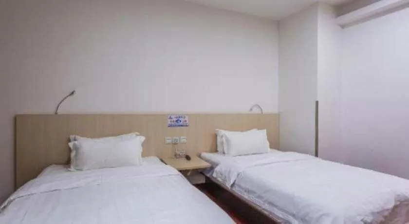 Bed in Guangzhou Hailian Hotel - Haizhu District Binjiang East Road Metro Station