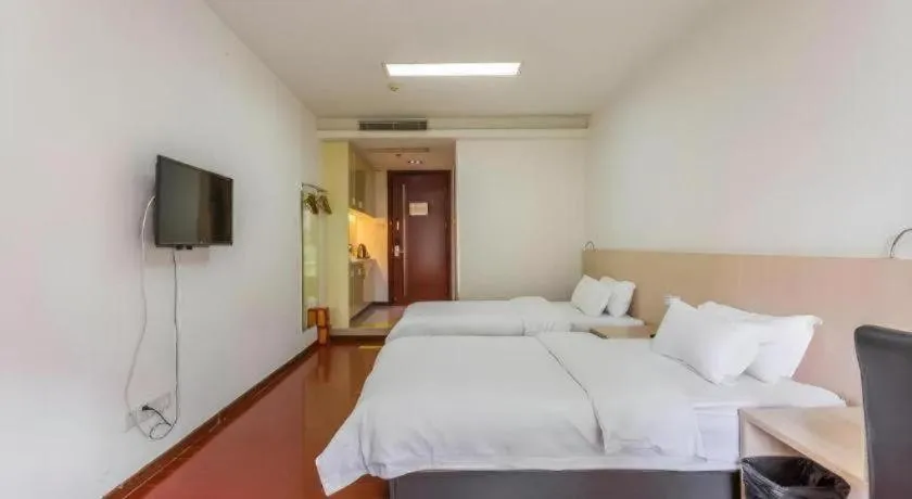 Bed in Guangzhou Hailian Hotel - Haizhu District Binjiang East Road Metro Station