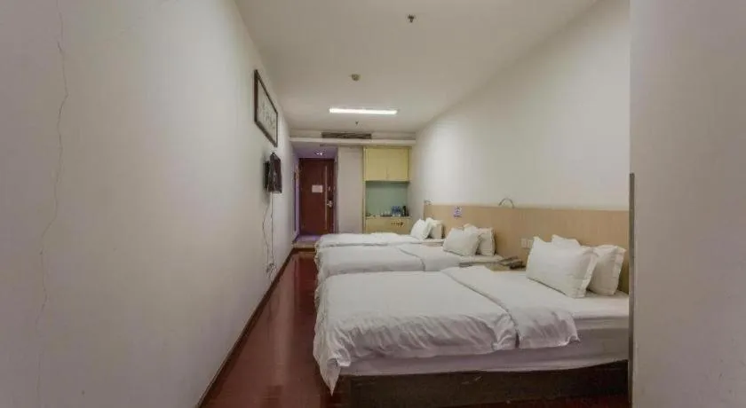 Bed in Guangzhou Hailian Hotel - Haizhu District Binjiang East Road Metro Station