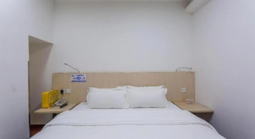 Bed in Guangzhou Hailian Hotel - Haizhu District Binjiang East Road Metro Station