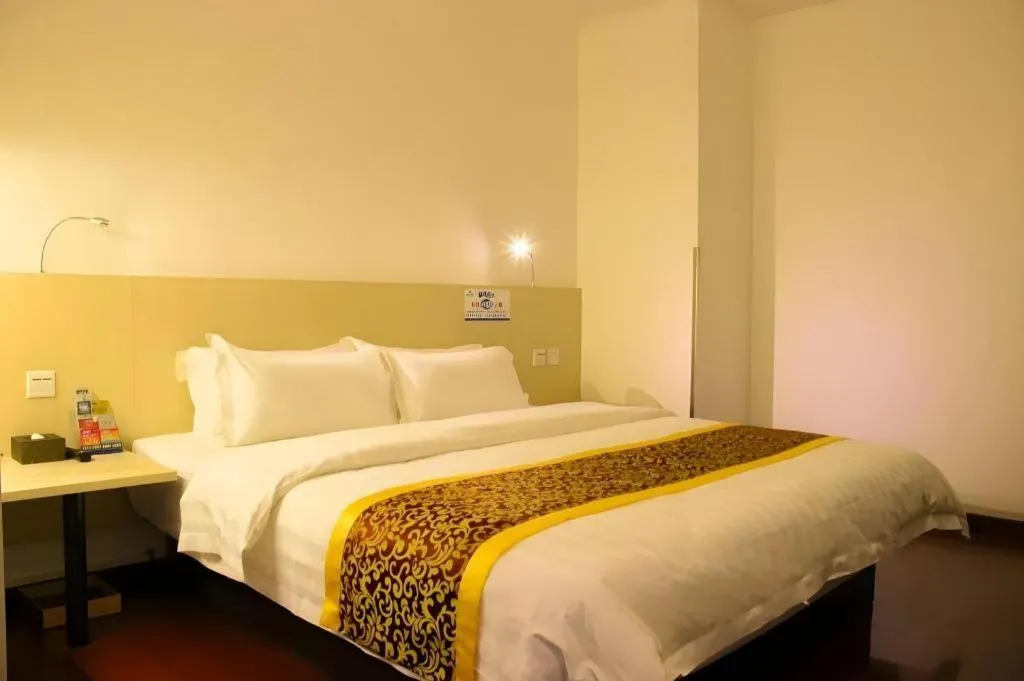 Bed in Guangzhou Hailian Hotel - Haizhu District Binjiang East Road Metro Station